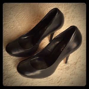 ALDO Elegant leather pumps!